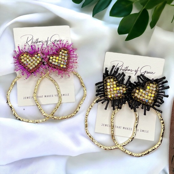 Heartfelt Glam: NWT Black & Gold Beaded Heart Earrings for Love & Style! - Picture 4 of 6